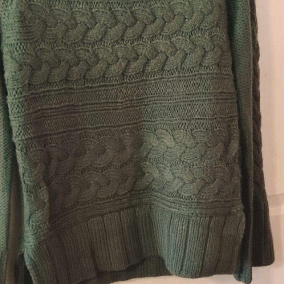 St. John's Bay Woman's SJB Mock Cable Sweater, Size: M, NWT - Picture 7 of 9